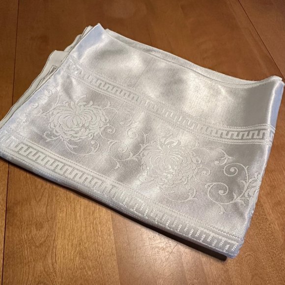 Sold🎈Damask Tablecloth Rectangular Floral Swirl Greek Key Border White - Picture 9 of 11